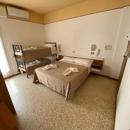 Nanni Garni Bed & Breakfast 2*