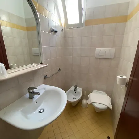 Nanni Garni Bed & Breakfast 2*