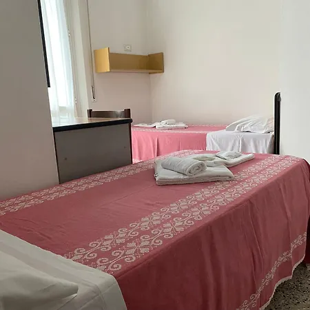 Nanni Garni 2* Римини