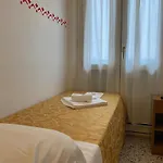 ベッド・アンド・ブレックファスト Nanni Garni