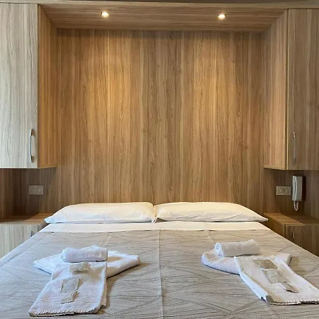 Oda ve Kahvaltı Nanni Garni Rimini